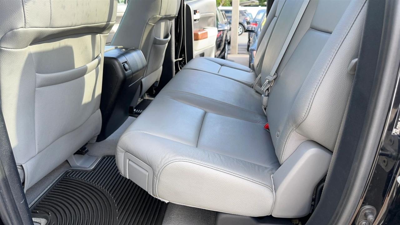 Toyota Tundra 2WD Truck Dbl 5.7L V8 6-Spd AT LTD (Natl) 2010