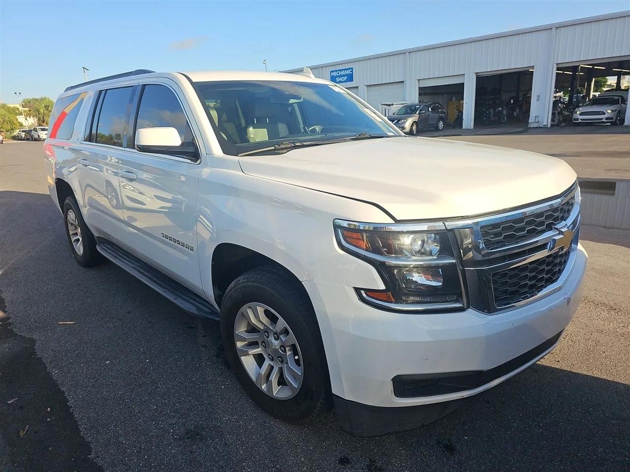 Chevrolet Suburban 2WD 4dr LT 2015