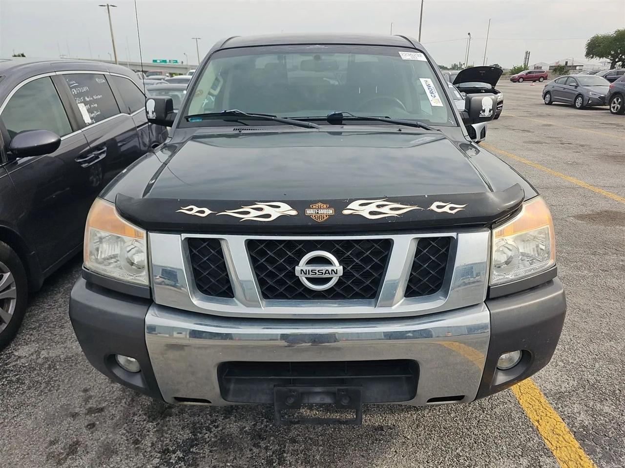 Nissan Titan 2WD Crew Cab SWB SV 2012