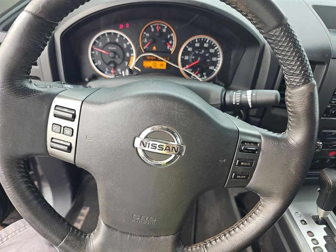 Nissan Titan 2WD Crew Cab SWB SV 2012
