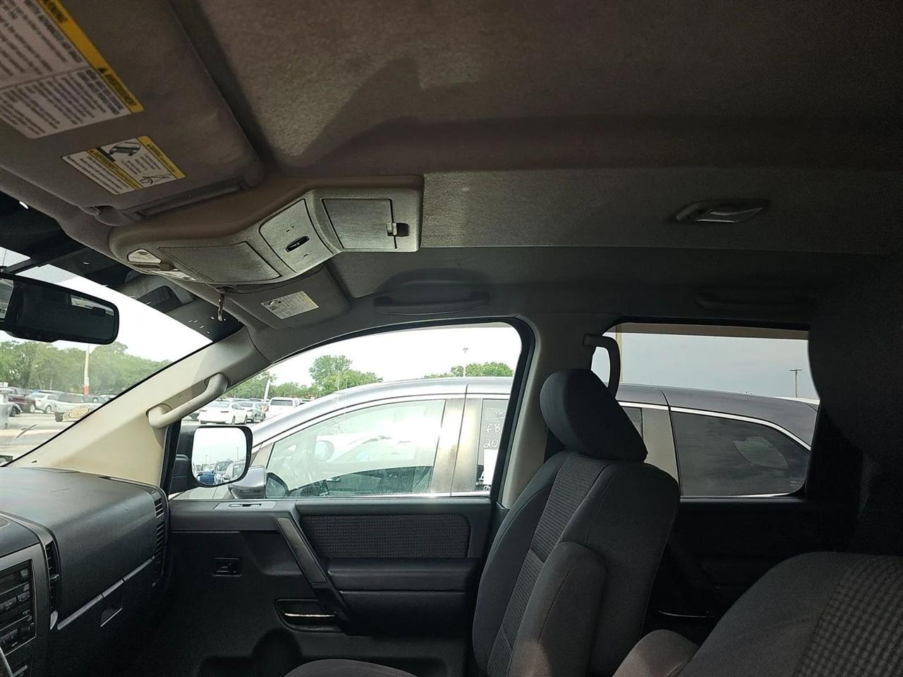 Nissan Titan 2WD Crew Cab SWB SV 2012