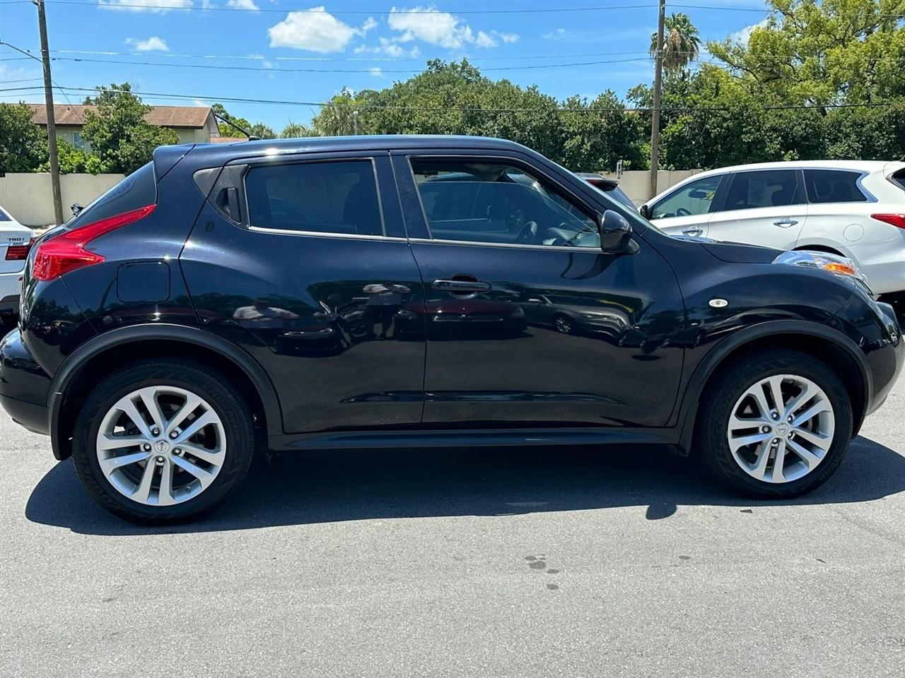 Nissan Juke 5dr Wgn CVT S FWD 2014