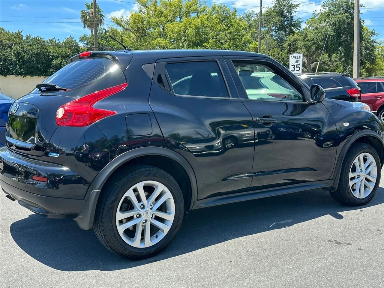 Nissan Juke 5dr Wgn CVT S FWD 2014