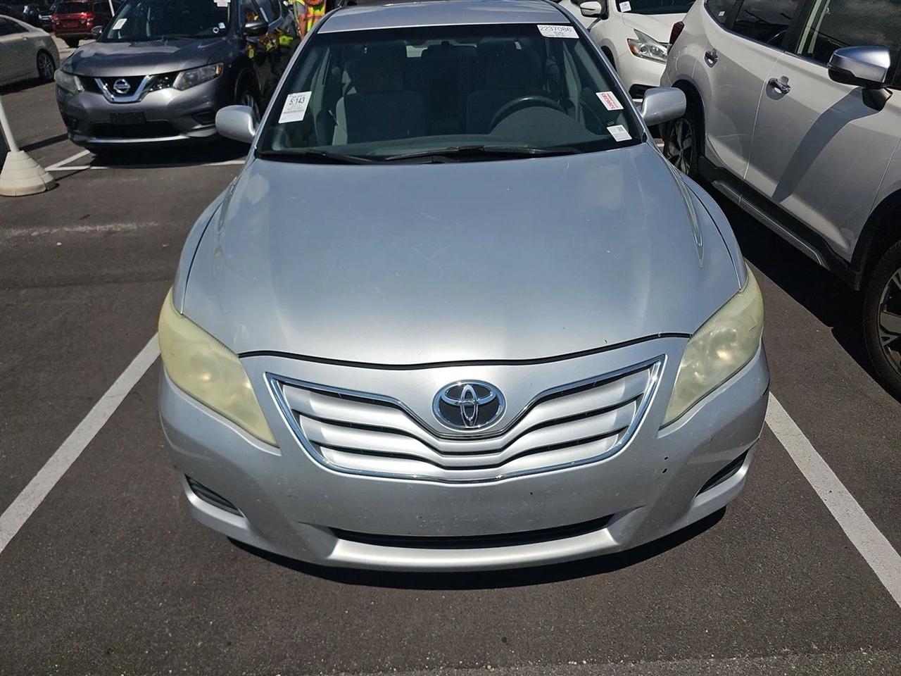 Toyota Camry 4dr Sdn I4 Man (Natl) 2010