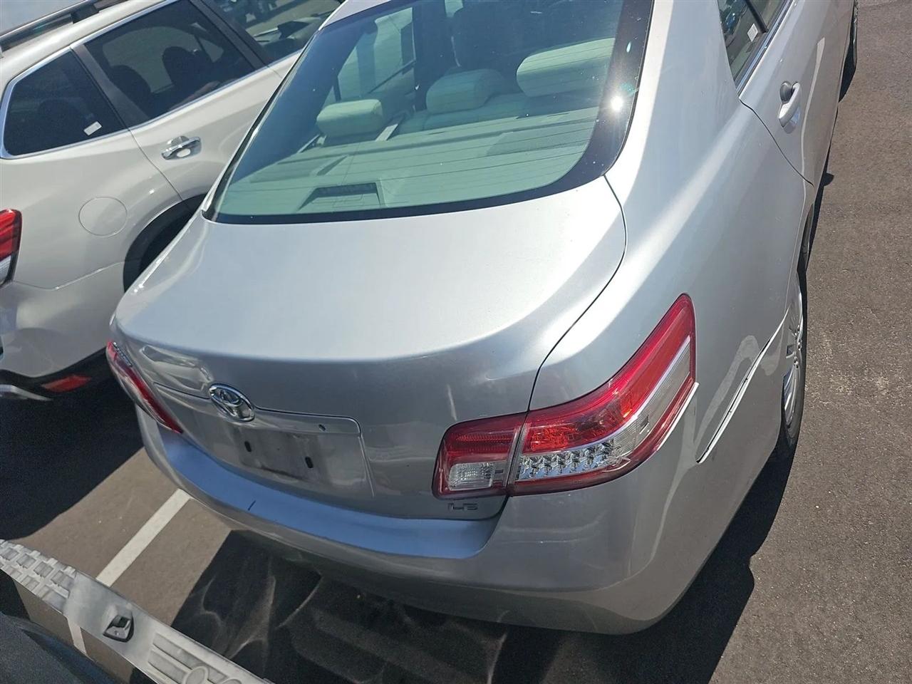 Toyota Camry 4dr Sdn I4 Man (Natl) 2010
