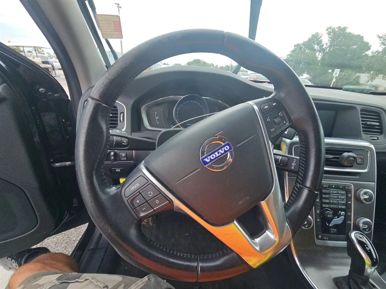 Volvo S60 4dr Sdn T5 Premier AWD 2016