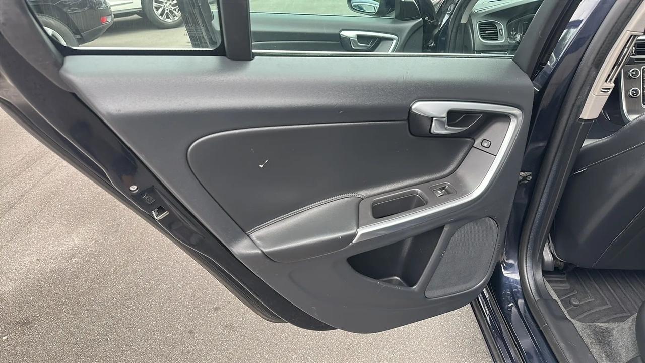 Volvo S60 4dr Sdn T5 Premier AWD 2016