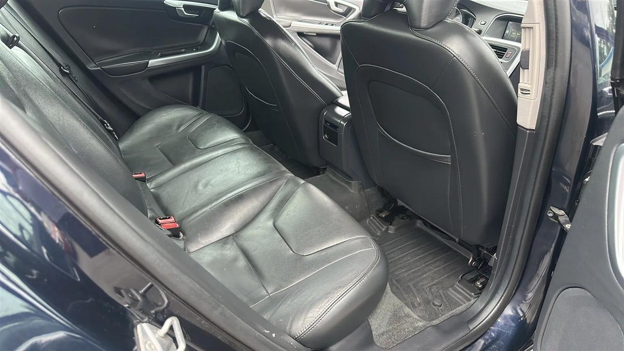 Volvo S60 4dr Sdn T5 Premier AWD 2016