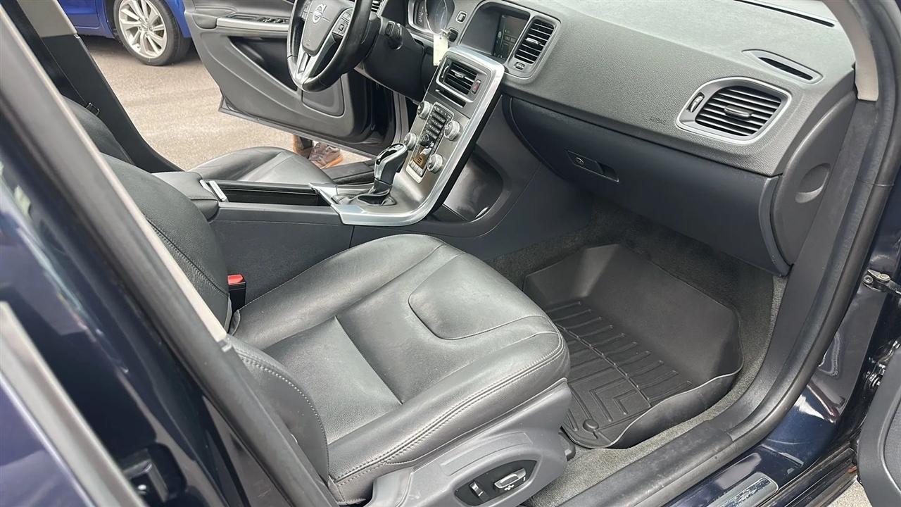Volvo S60 4dr Sdn T5 Premier AWD 2016