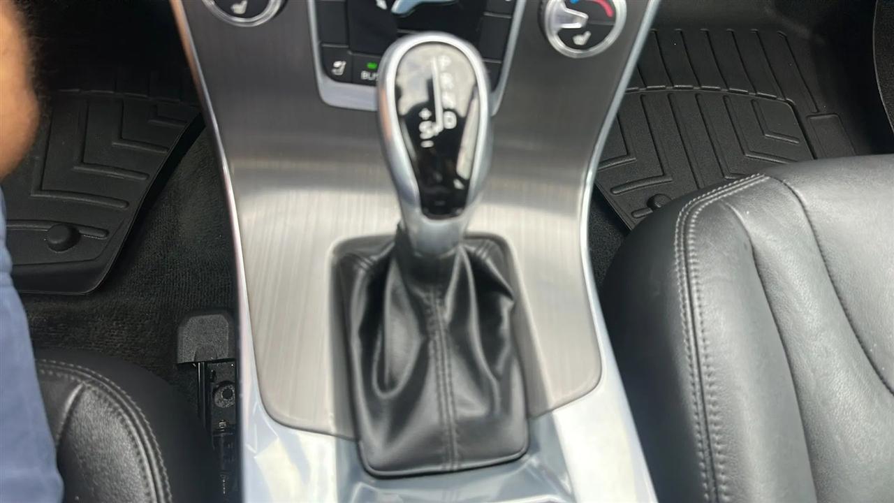 Volvo S60 4dr Sdn T5 Premier AWD 2016