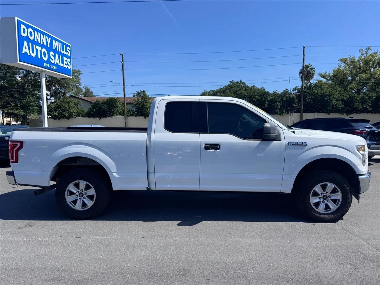 Ford F-150 Lariat 2WD SuperCab 8' Box 2017