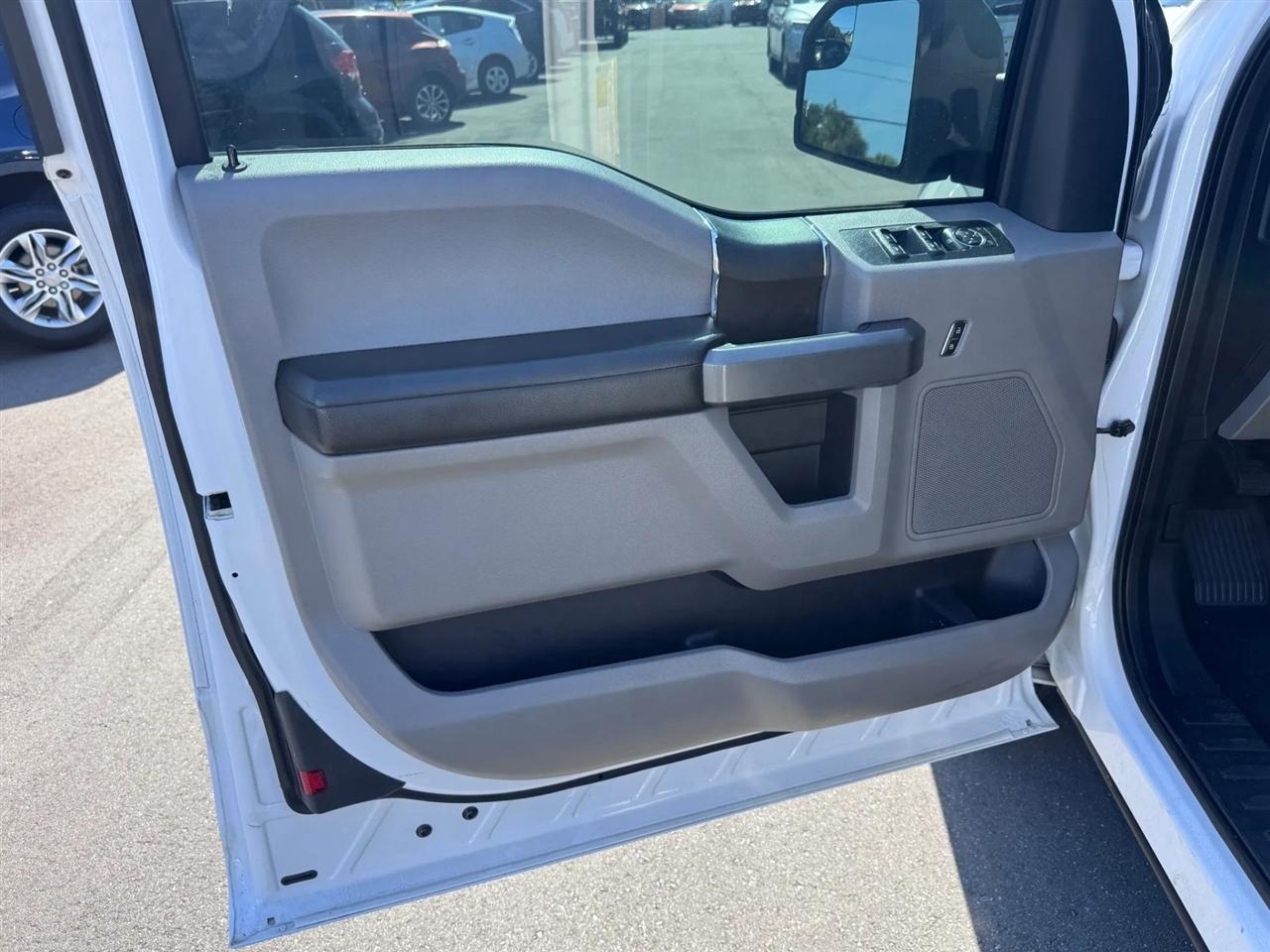 Ford F-150 Lariat 2WD SuperCab 8' Box 2017