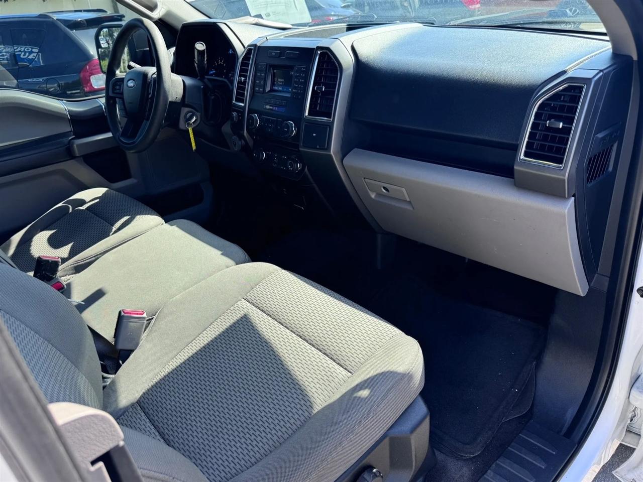Ford F-150 Lariat 2WD SuperCab 8' Box 2017