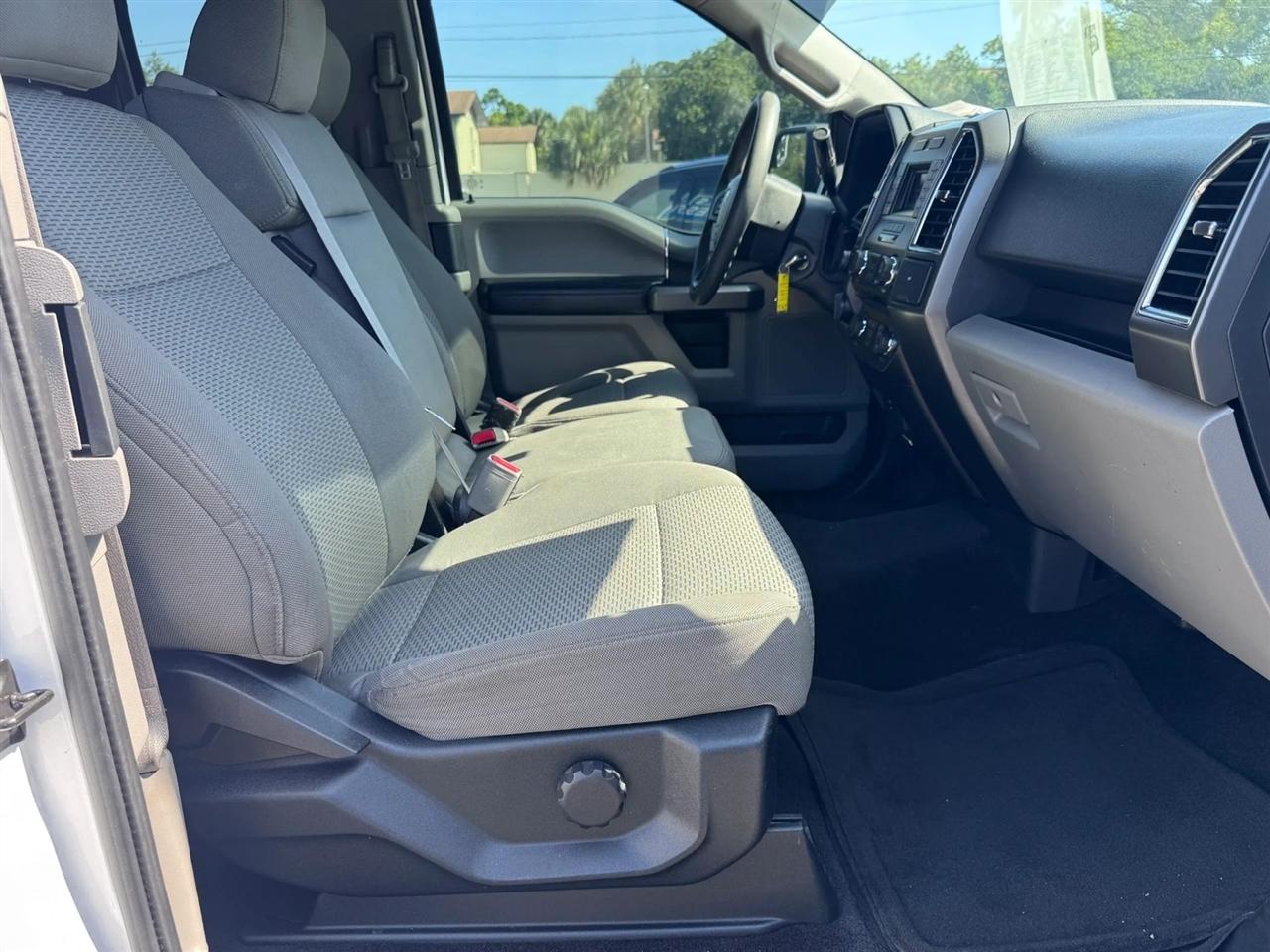 Ford F-150 Lariat 2WD SuperCab 8' Box 2017