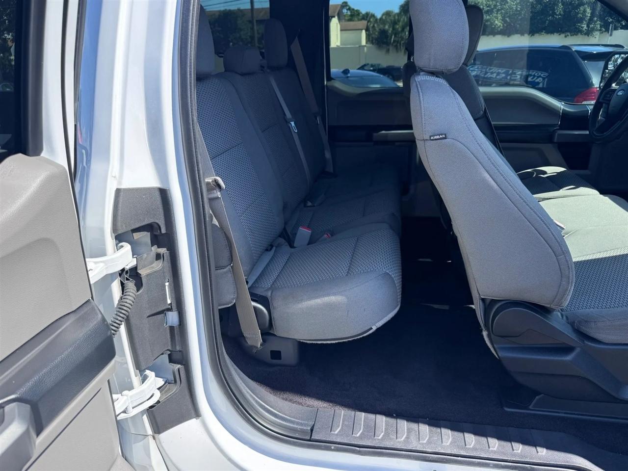 Ford F-150 Lariat 2WD SuperCab 8' Box 2017