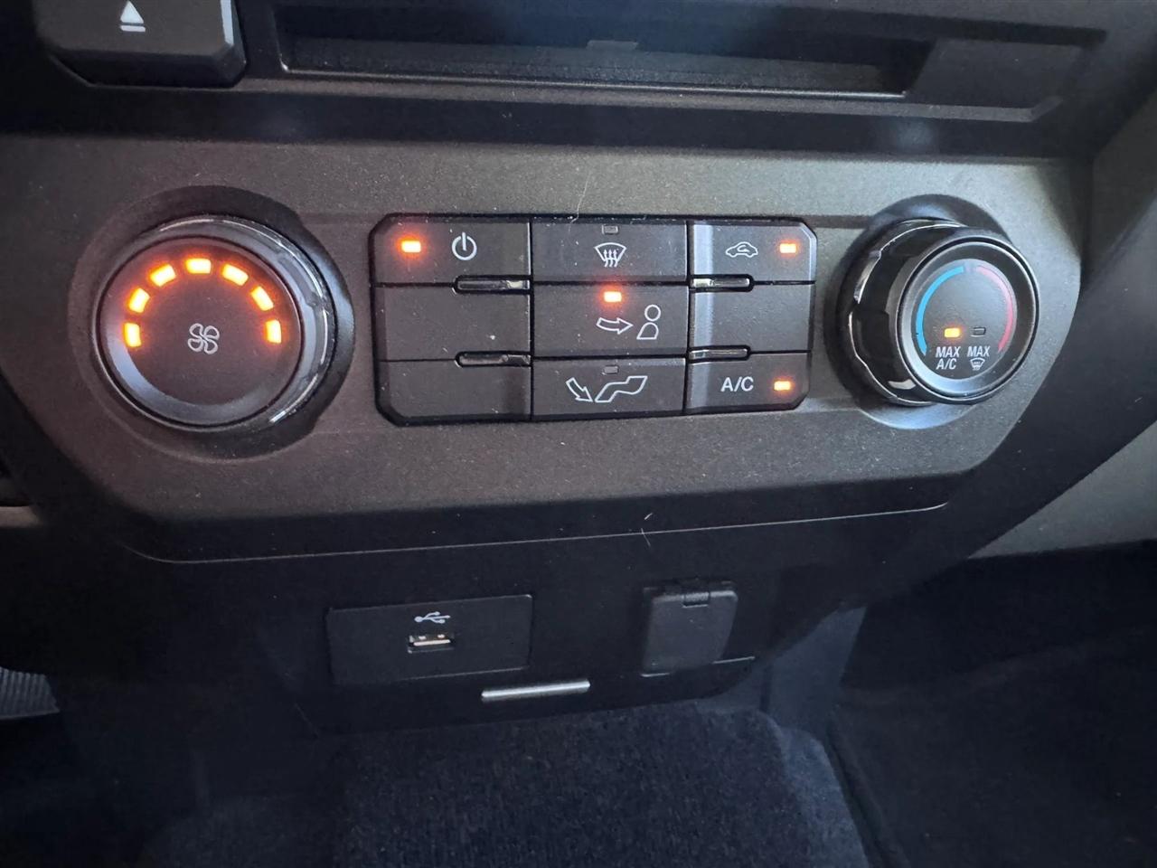 Ford F-150 Lariat 2WD SuperCab 8' Box 2017
