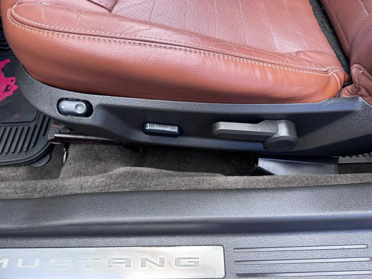 Ford Mustang 2dr Conv V6 2014