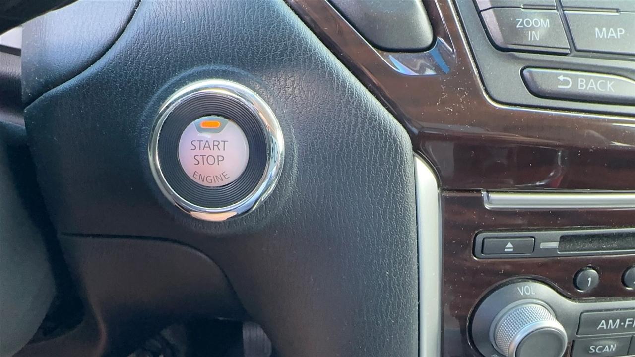 Nissan Pathfinder 2WD 4dr Platinum 2015