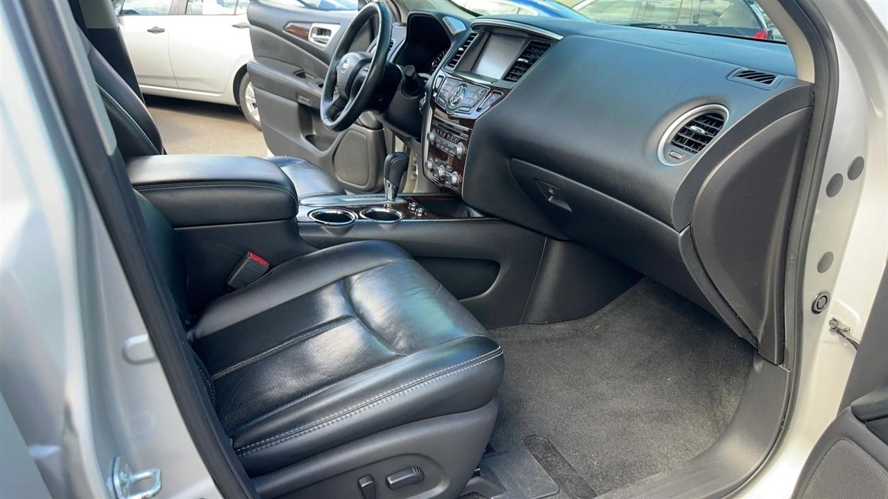 Nissan Pathfinder 2WD 4dr Platinum 2015