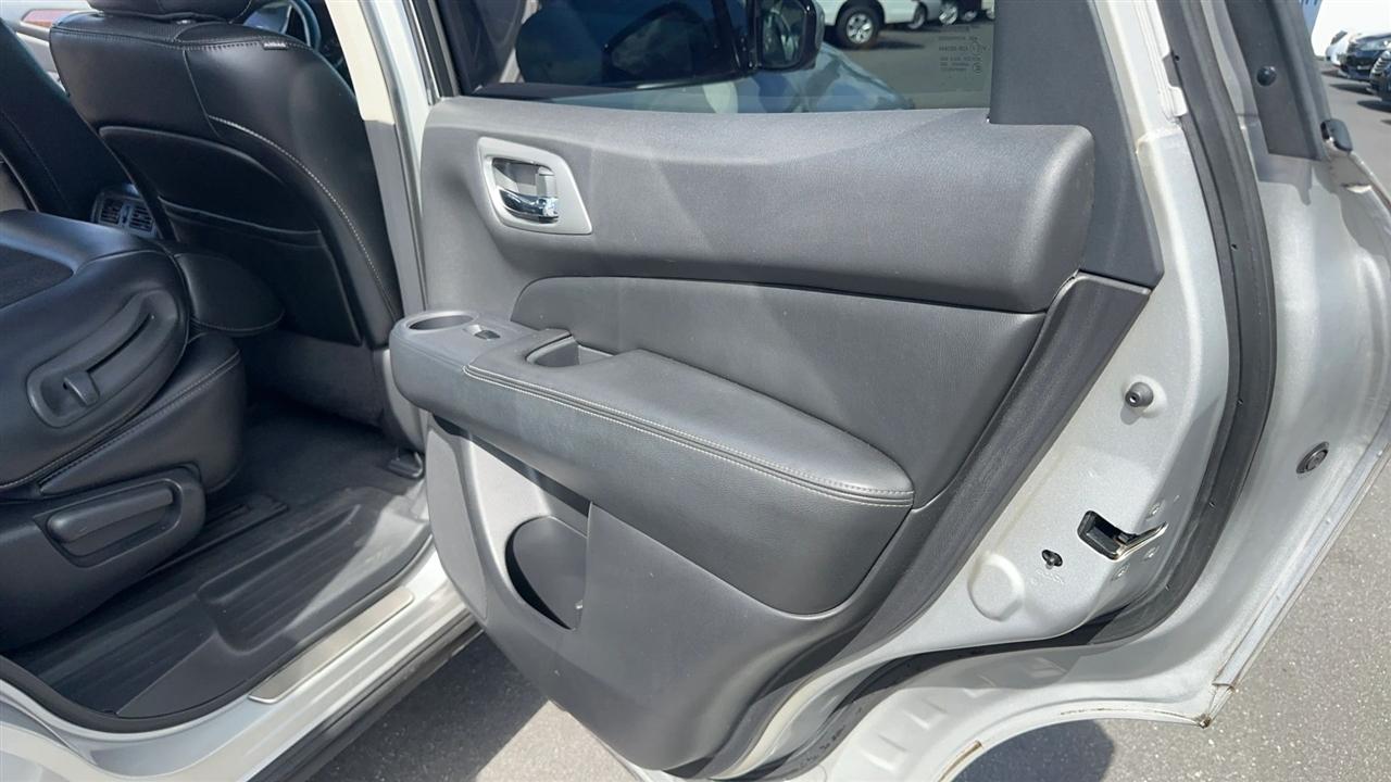 Nissan Pathfinder 2WD 4dr Platinum 2015
