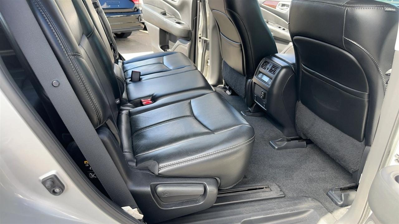 Nissan Pathfinder 2WD 4dr Platinum 2015