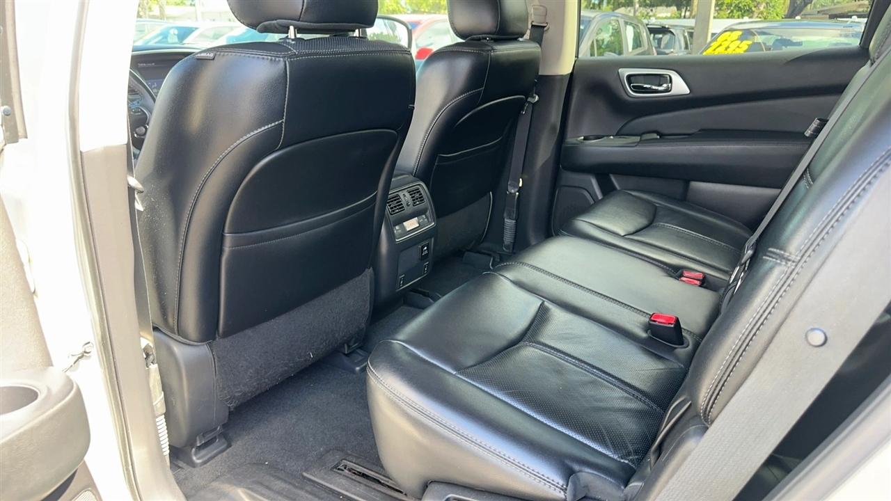 Nissan Pathfinder 2WD 4dr Platinum 2015