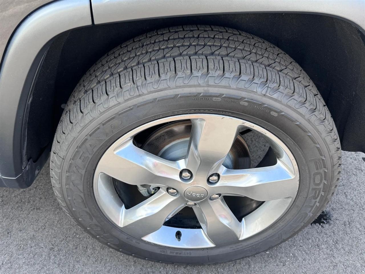 Jeep Grand Cherokee RWD 4dr Overland 2013