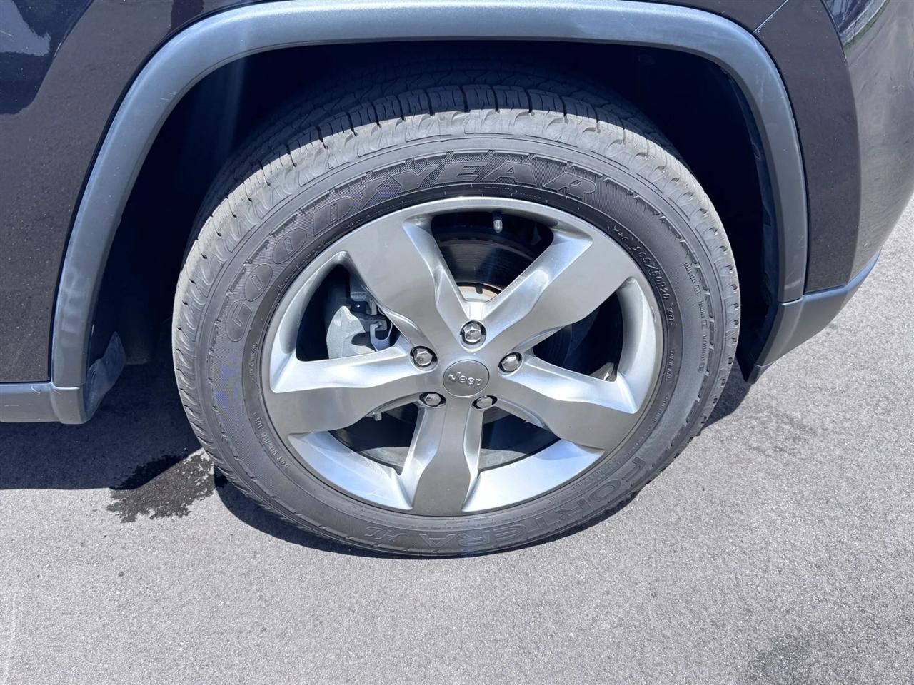 Jeep Grand Cherokee RWD 4dr Overland 2013