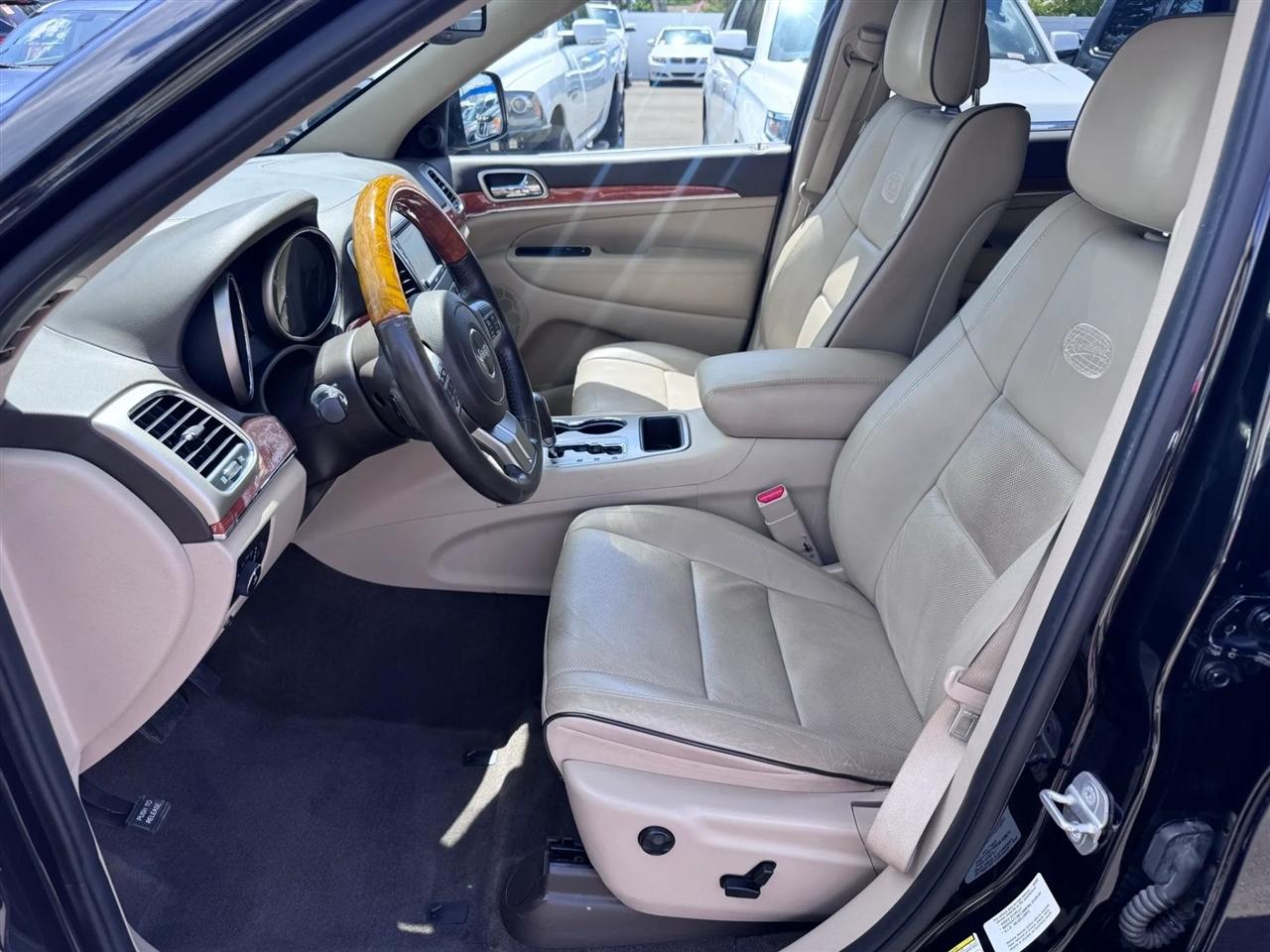 Jeep Grand Cherokee RWD 4dr Overland 2013