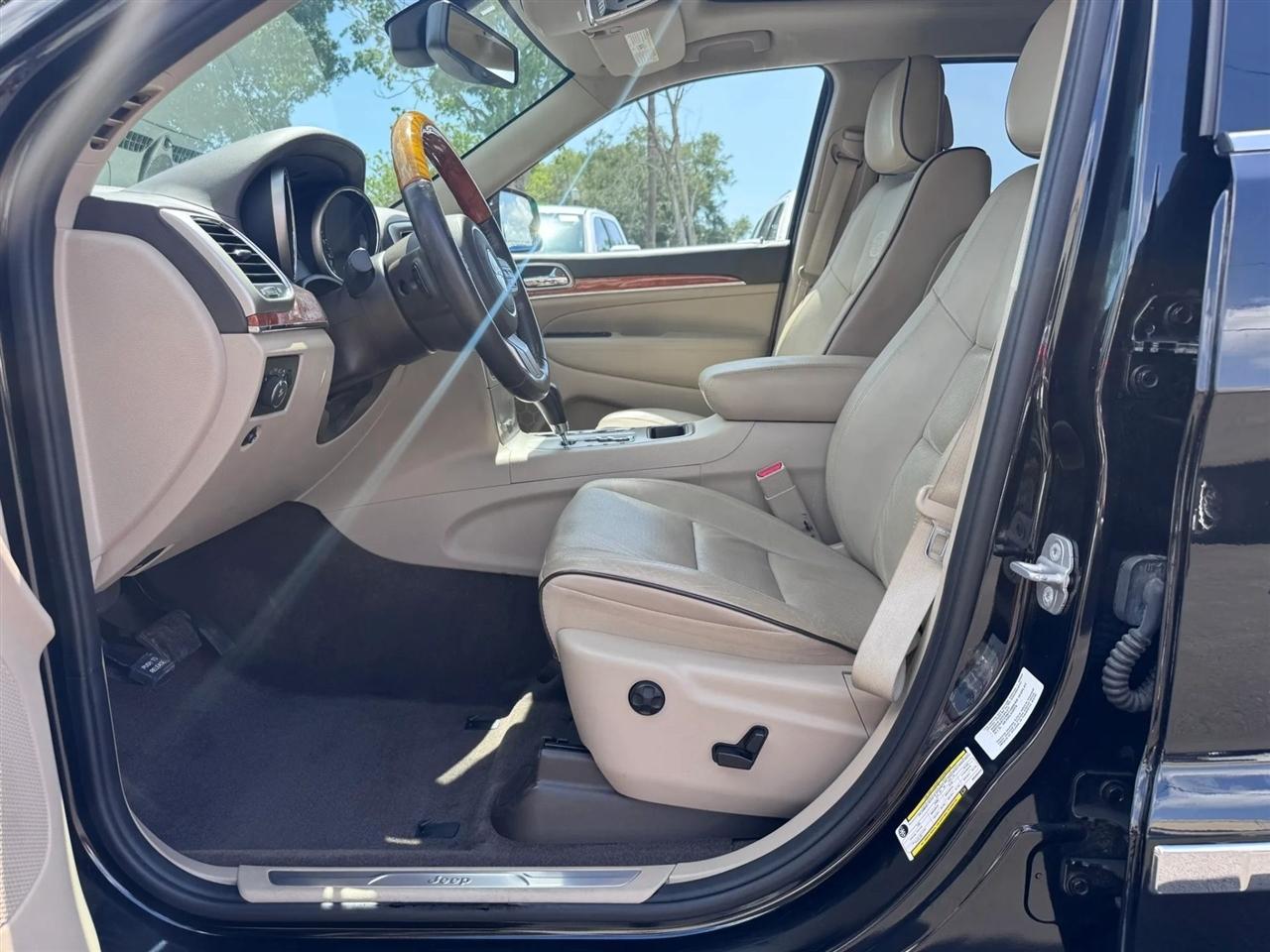 Jeep Grand Cherokee RWD 4dr Overland 2013