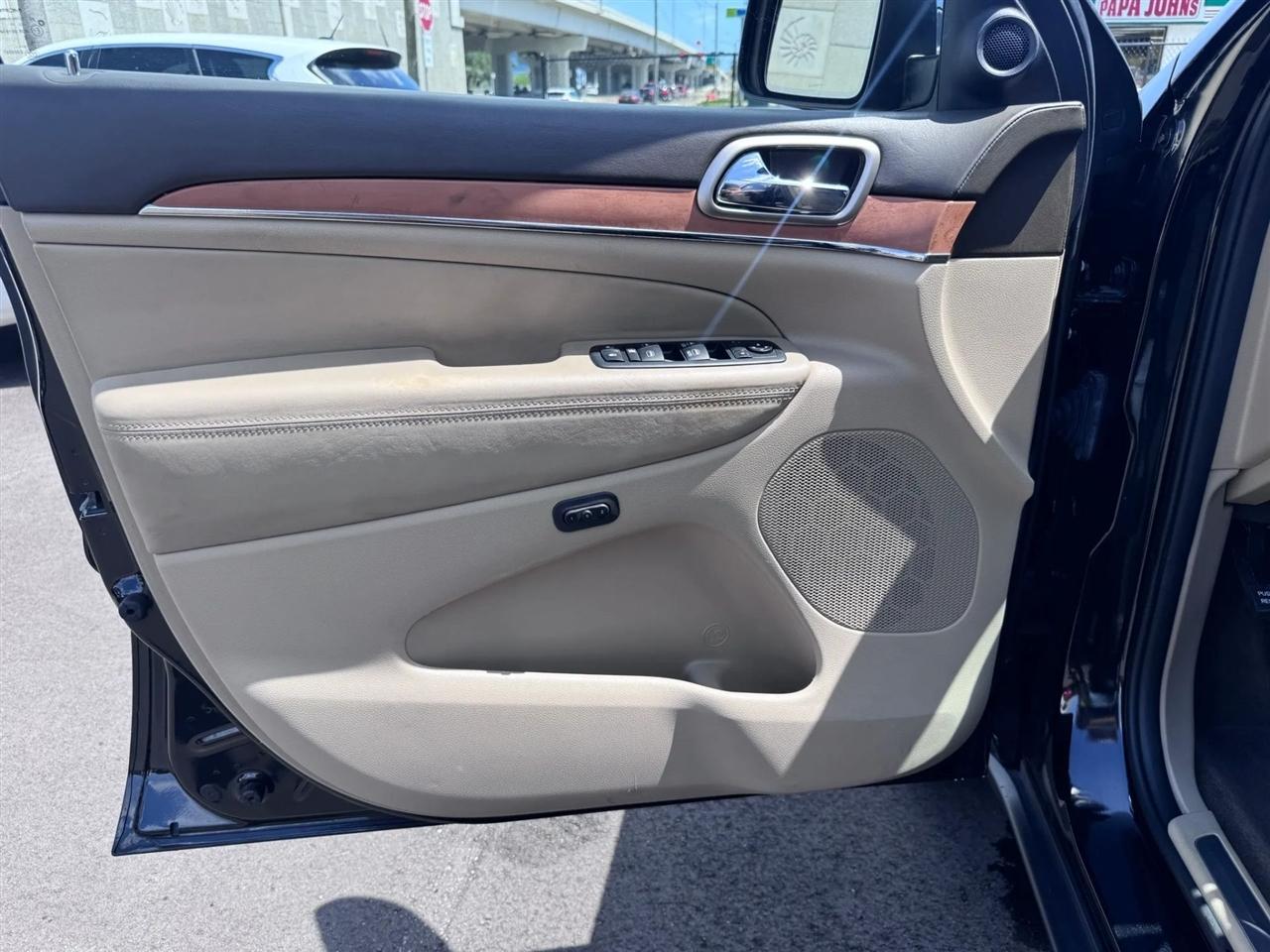 Jeep Grand Cherokee RWD 4dr Overland 2013