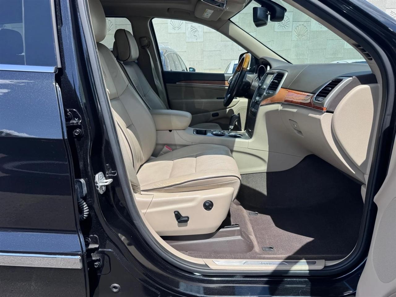 Jeep Grand Cherokee RWD 4dr Overland 2013