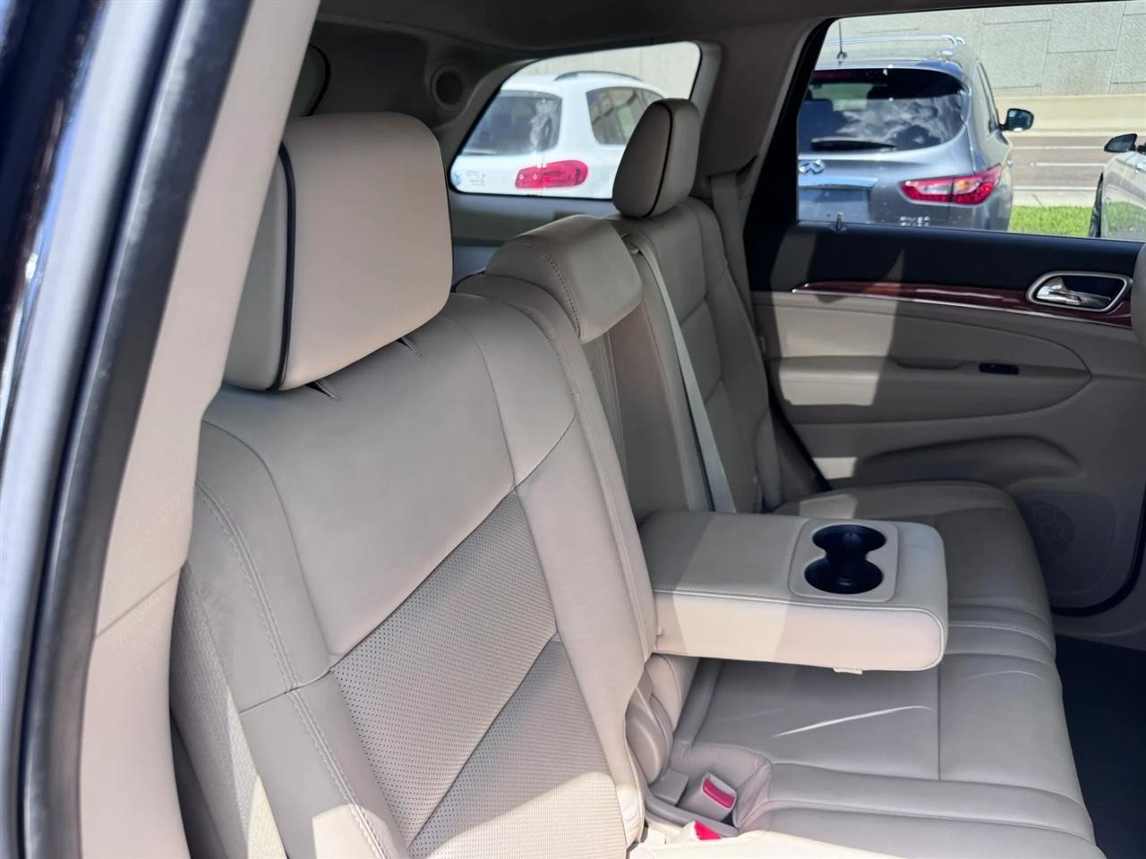 Jeep Grand Cherokee RWD 4dr Overland 2013