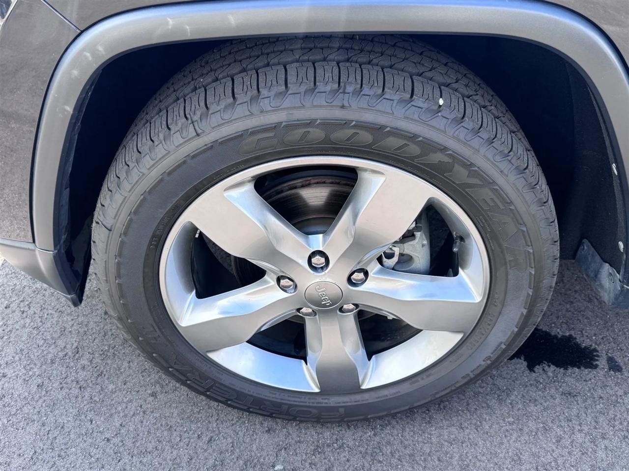 Jeep Grand Cherokee RWD 4dr Overland 2013