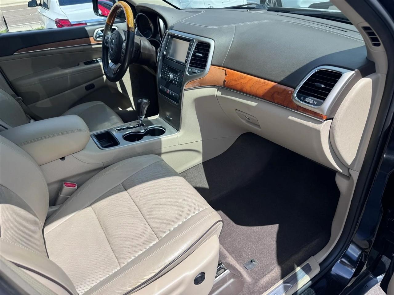 Jeep Grand Cherokee RWD 4dr Overland 2013