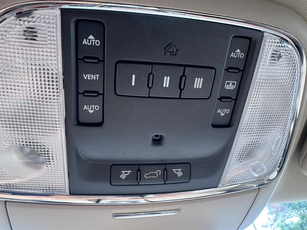 Jeep Grand Cherokee RWD 4dr Overland 2013