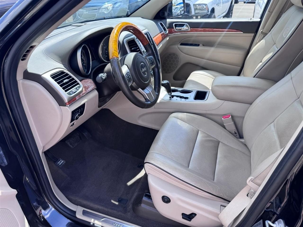 Jeep Grand Cherokee RWD 4dr Overland 2013