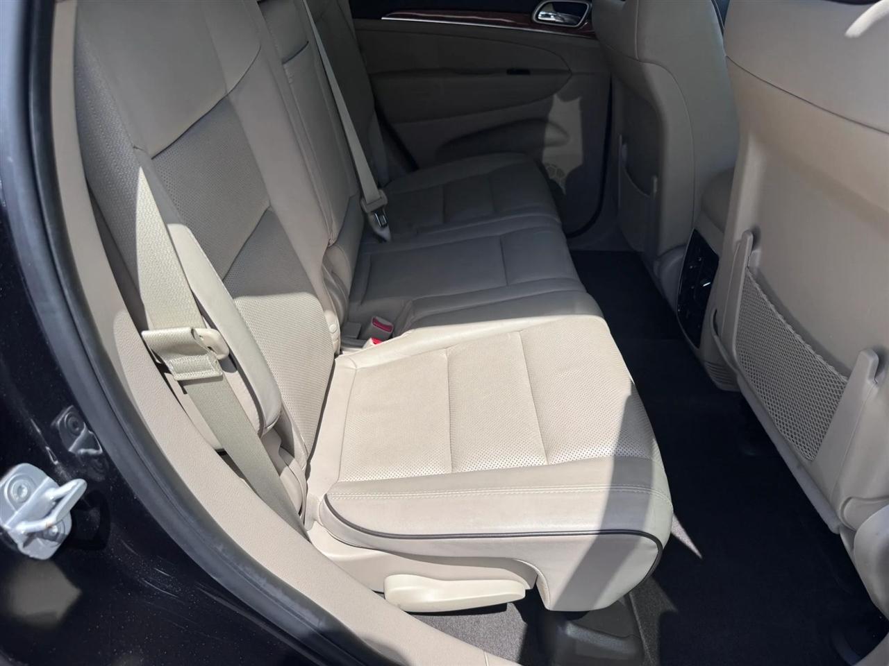 Jeep Grand Cherokee RWD 4dr Overland 2013