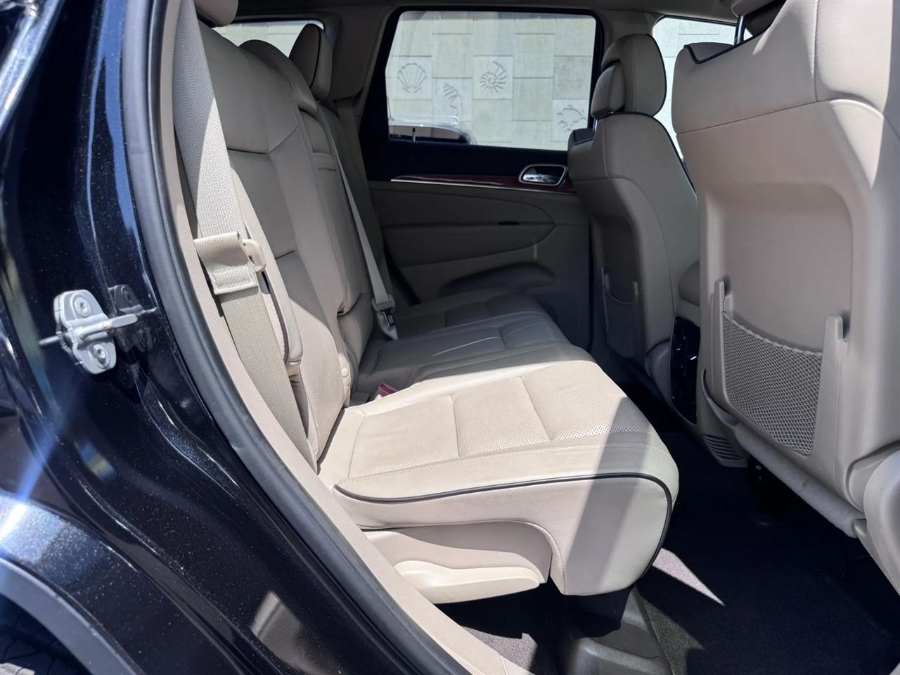 Jeep Grand Cherokee RWD 4dr Overland 2013
