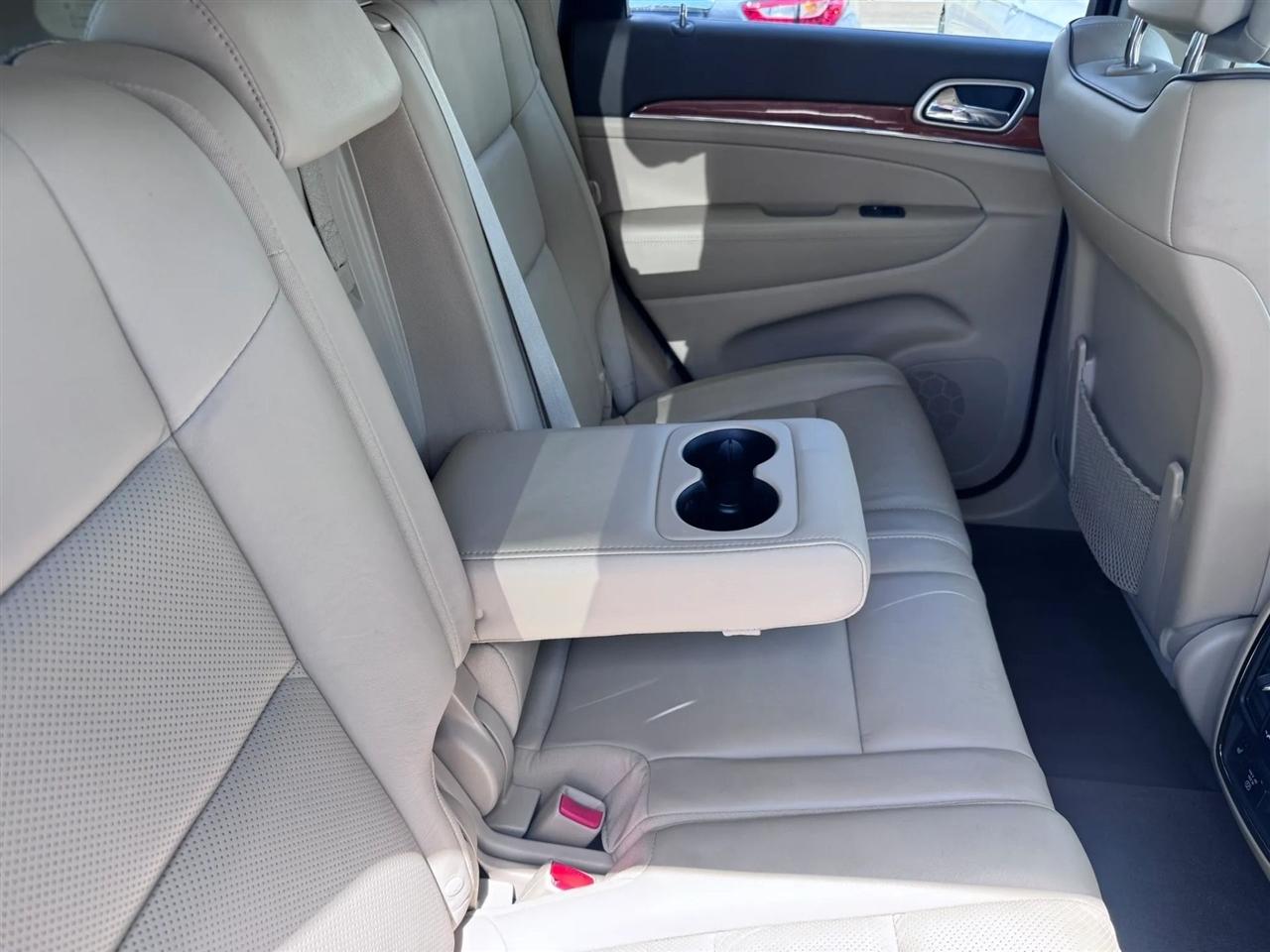Jeep Grand Cherokee RWD 4dr Overland 2013