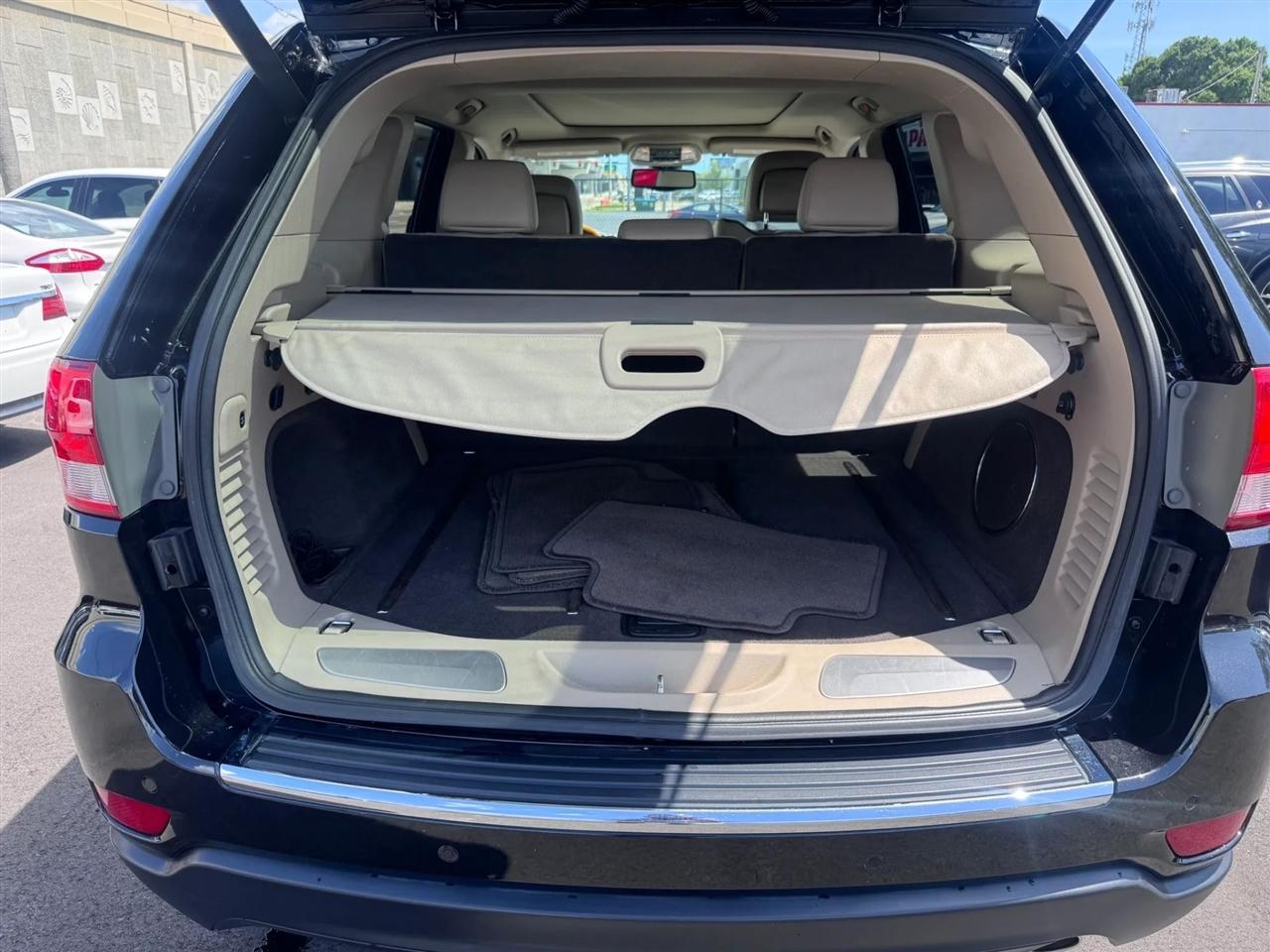 Jeep Grand Cherokee RWD 4dr Overland 2013