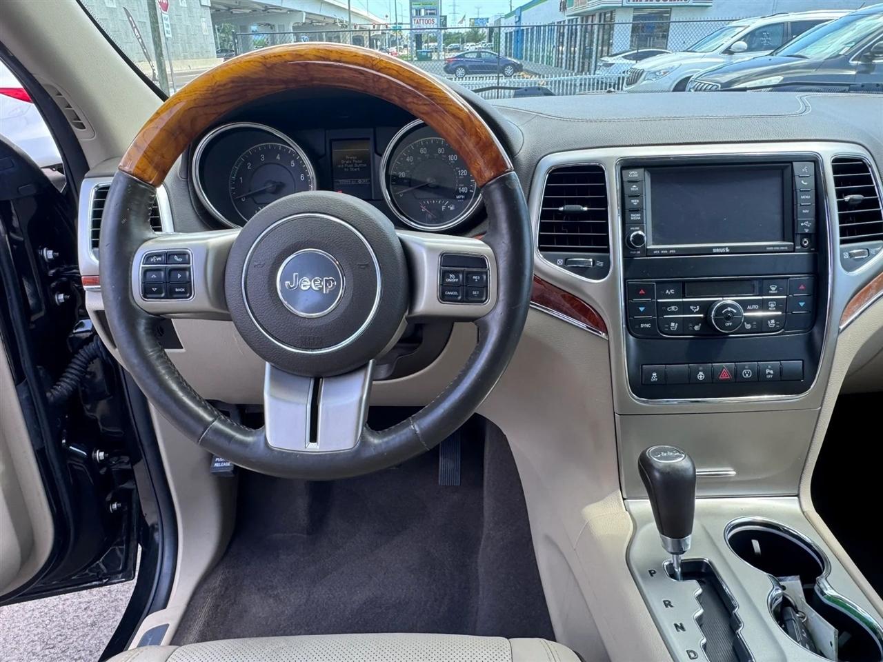 Jeep Grand Cherokee RWD 4dr Overland 2013