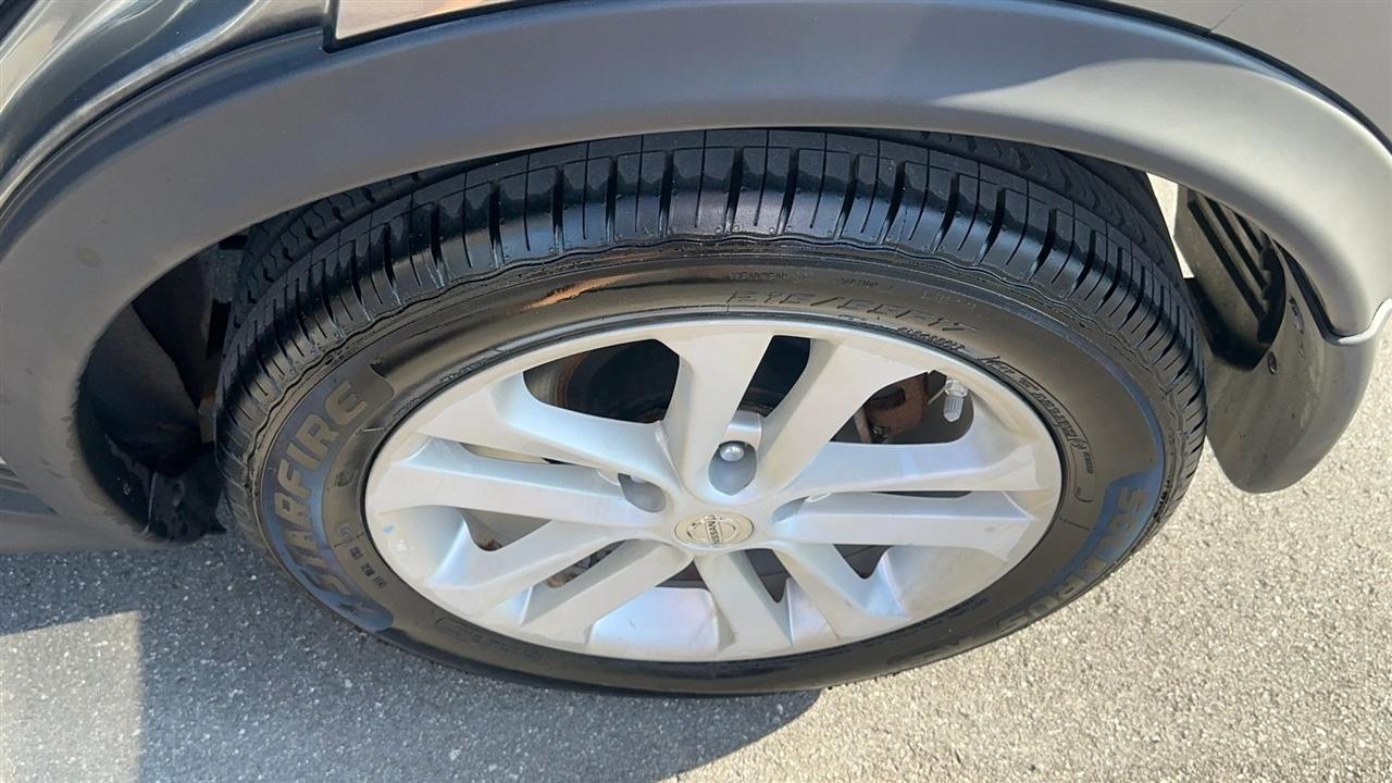Nissan Juke 5dr Wgn CVT SV AWD 2013