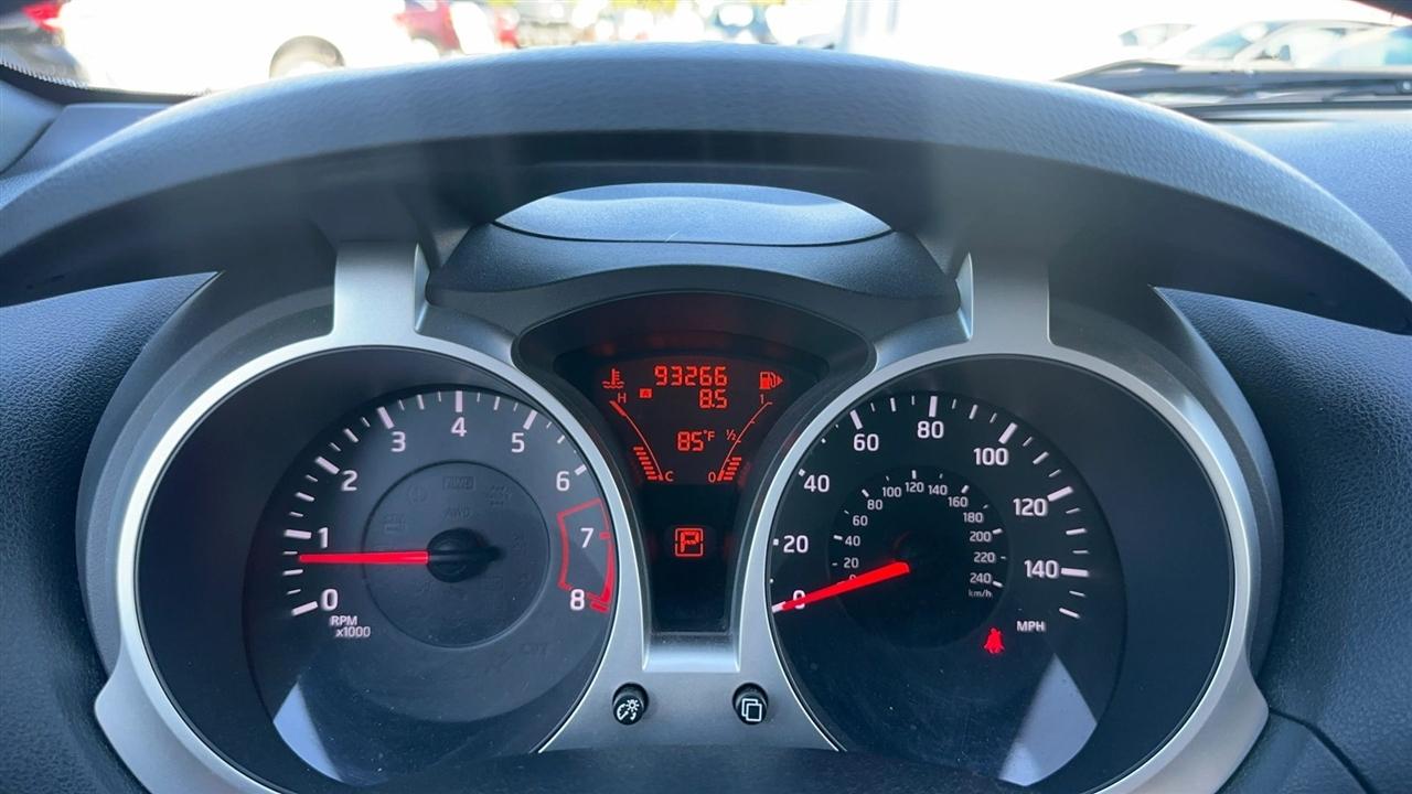 Nissan Juke 5dr Wgn CVT SV AWD 2013