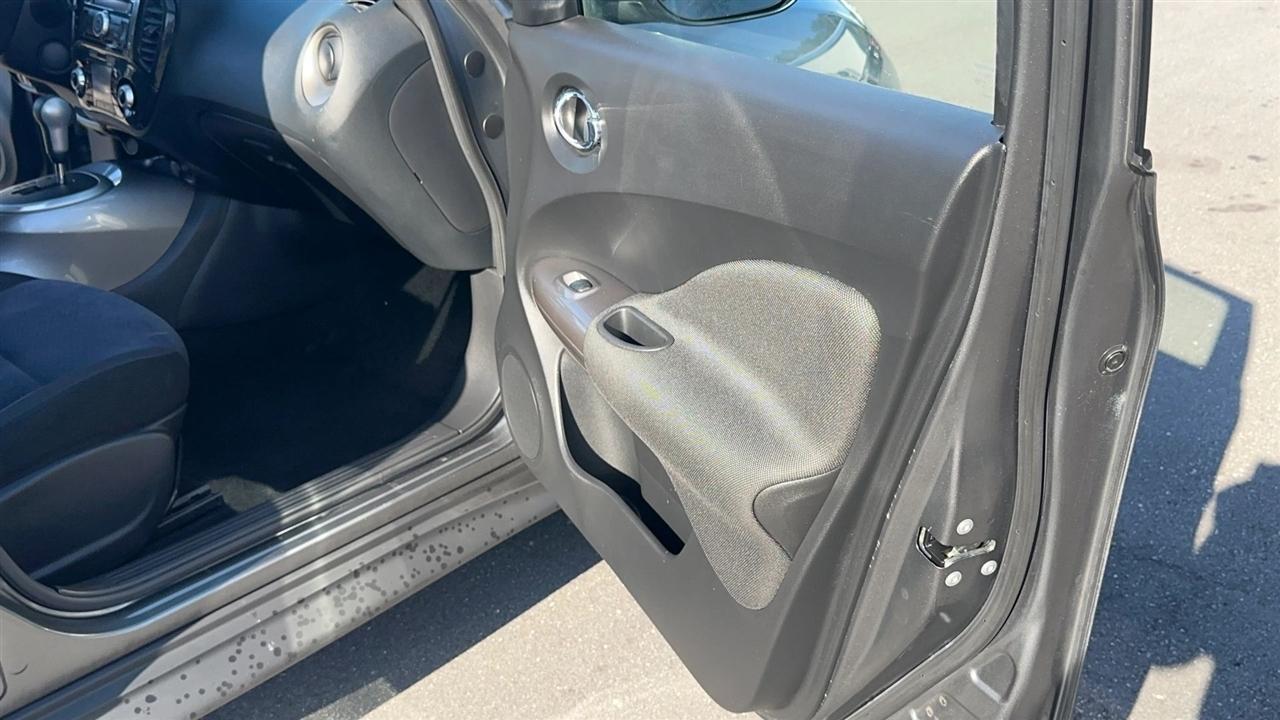 Nissan Juke 5dr Wgn CVT SV AWD 2013