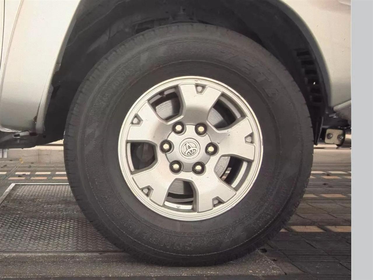 Toyota Tacoma 2WD Double Cab V6 AT PreRunner (Natl) 2012