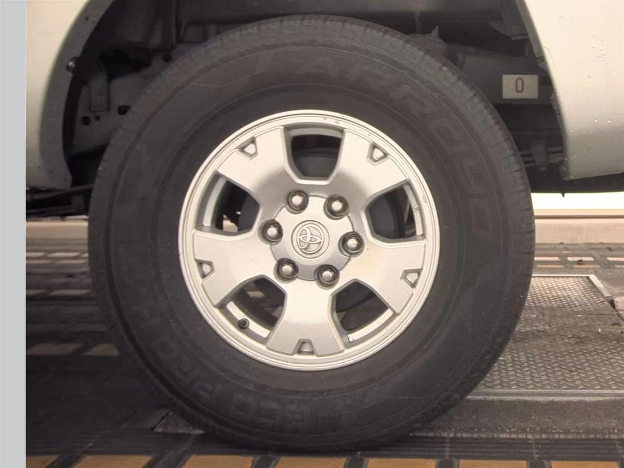 Toyota Tacoma 2WD Double Cab V6 AT PreRunner (Natl) 2012