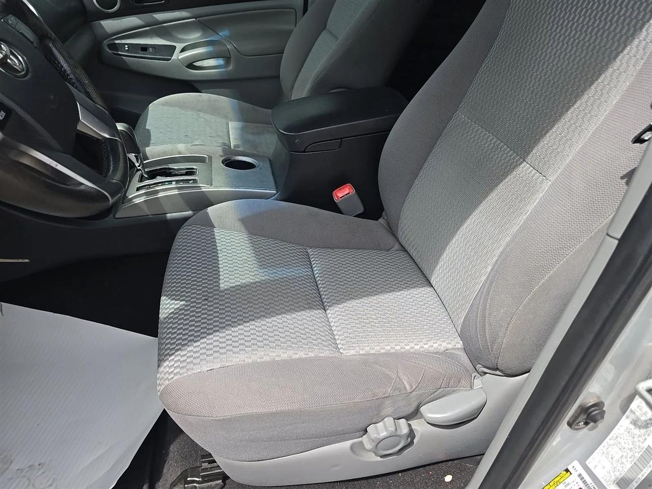 Toyota Tacoma 2WD Double Cab V6 AT PreRunner (Natl) 2012