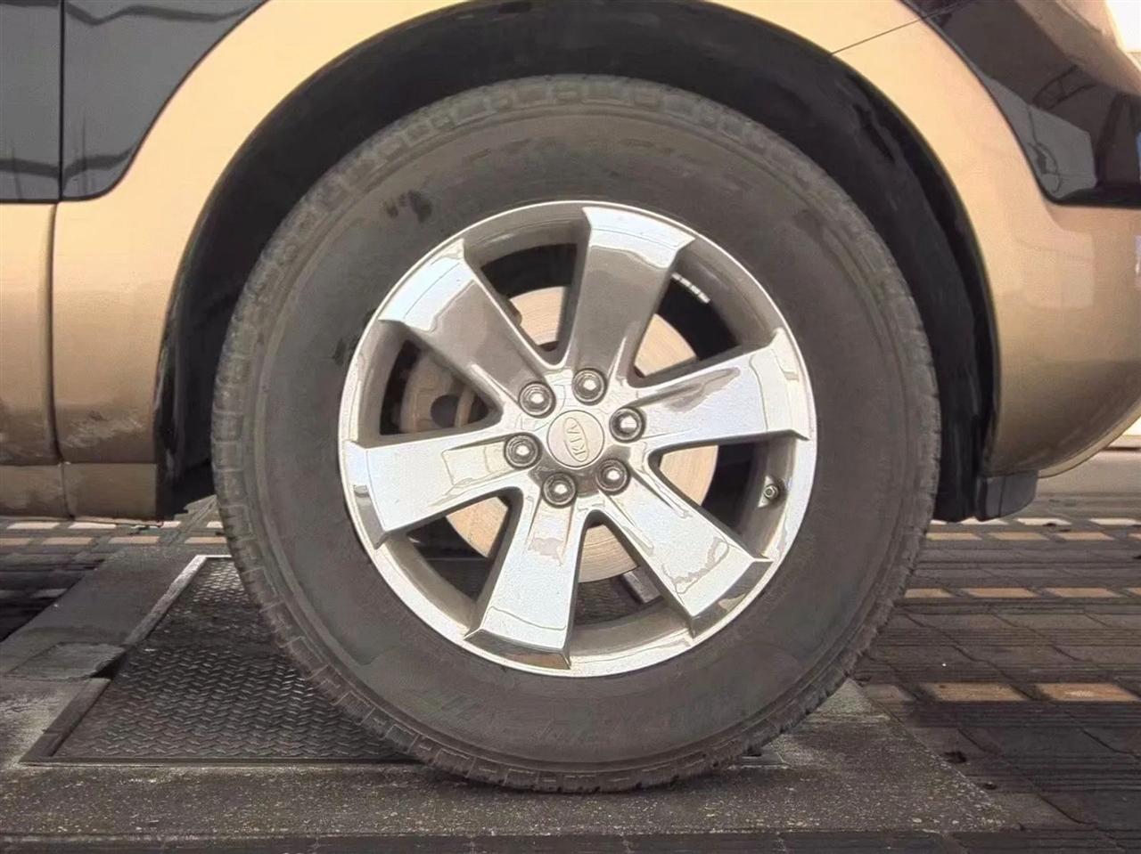 Kia Borrego 2WD 4dr V6 EX 2009