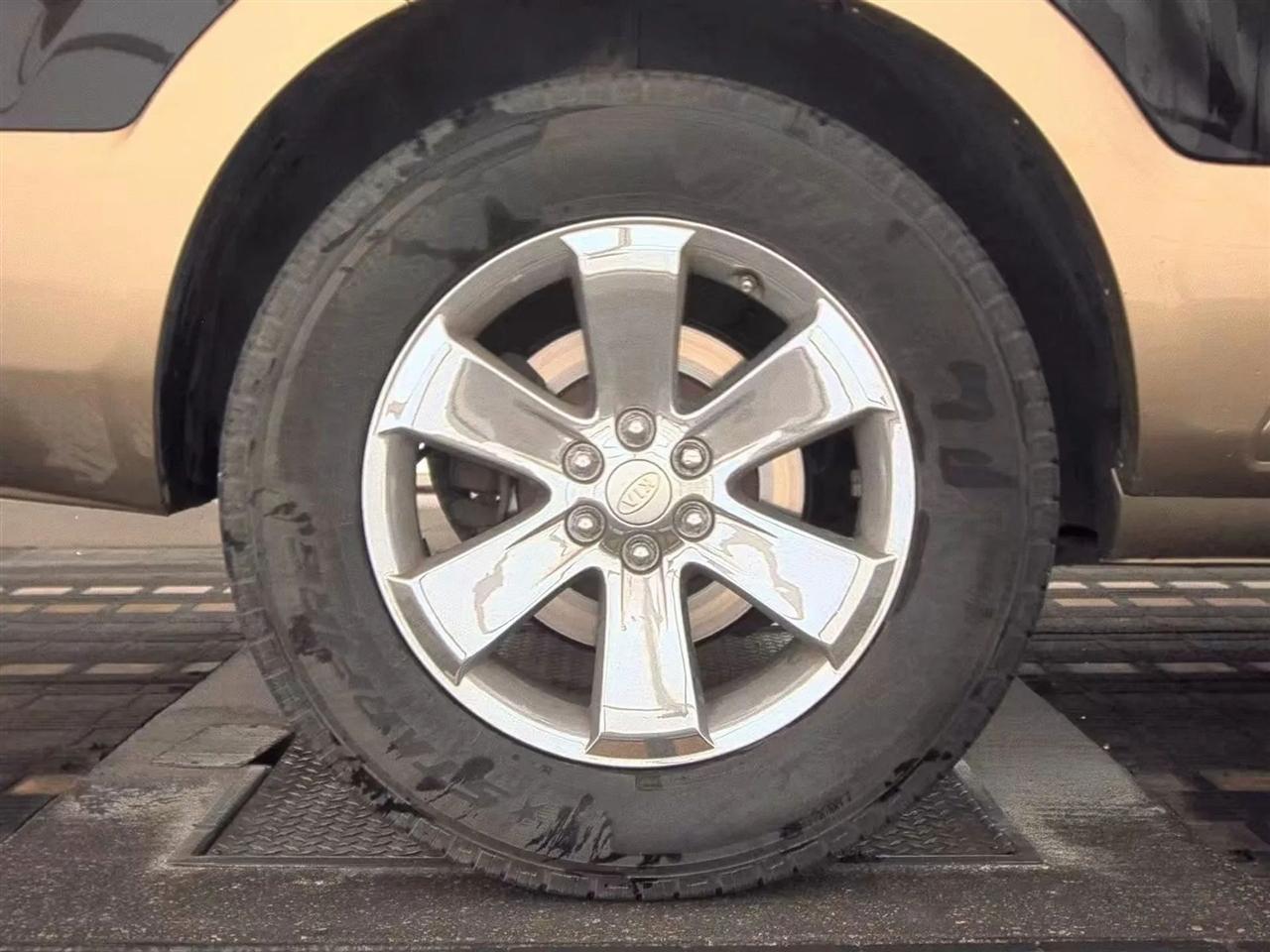 Kia Borrego 2WD 4dr V6 EX 2009